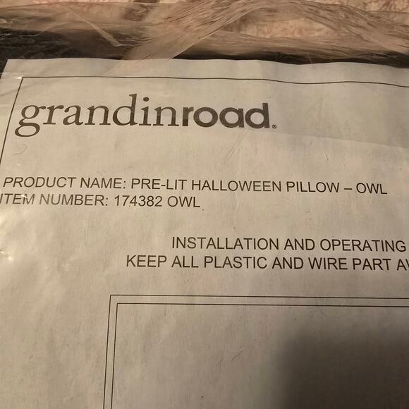 Grandin Road Holloween pillow owl with light up eyes new in bag - Picture 5 of 7